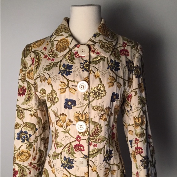 🥳🎉🎉 HOST PICK🎉🎉🥳Sara Berman Embroidered Coat - Picture 8 of 8